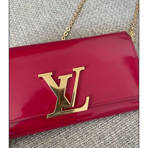 Louis Vuitton Rose Indian Vernis Louise Wallet & Chain - Picture 2 of 6